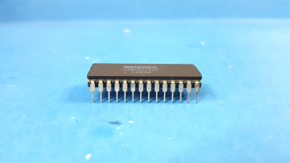 ONE- IC DRIVER, ICM7217IJI, INTERSIL, 28PDIP
