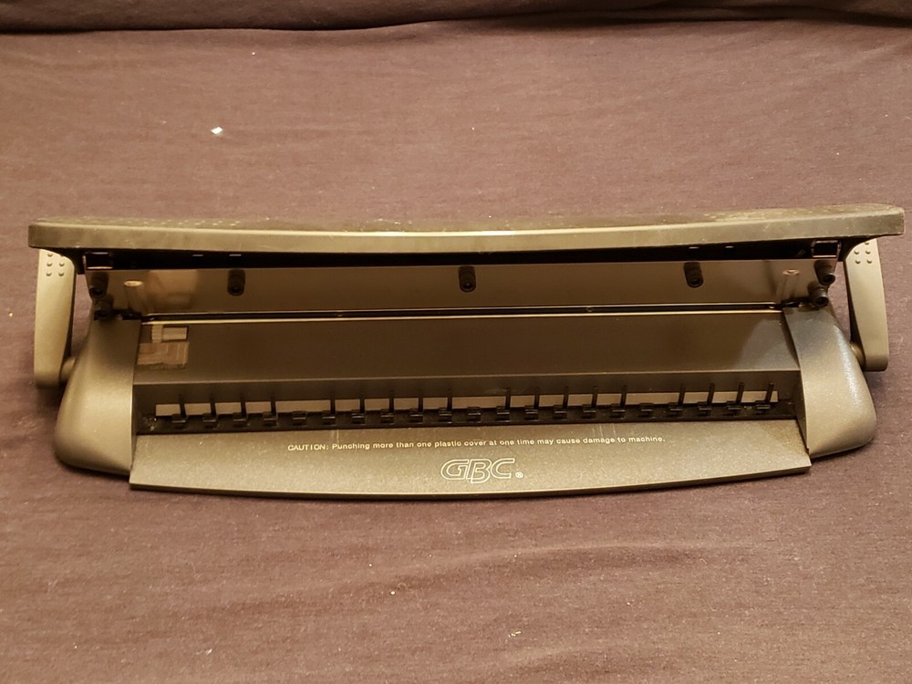 GBC Docubind Personal Presentation Binding System Machine with Bindings Used 1x