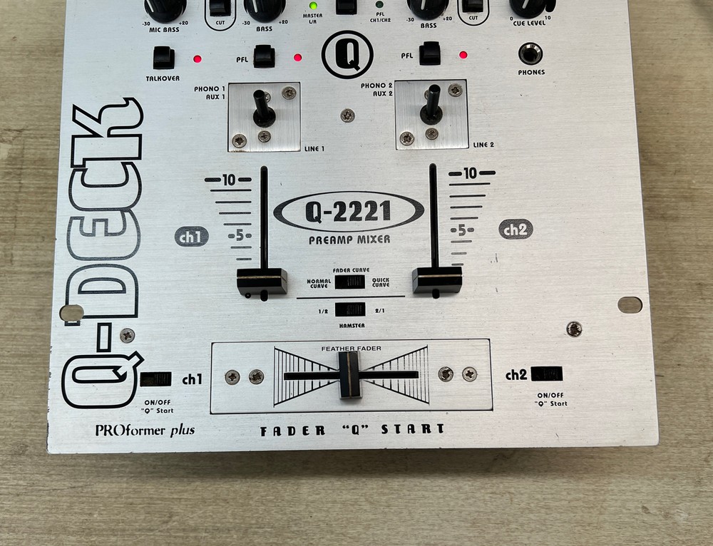 American DJ Mixer Q-221