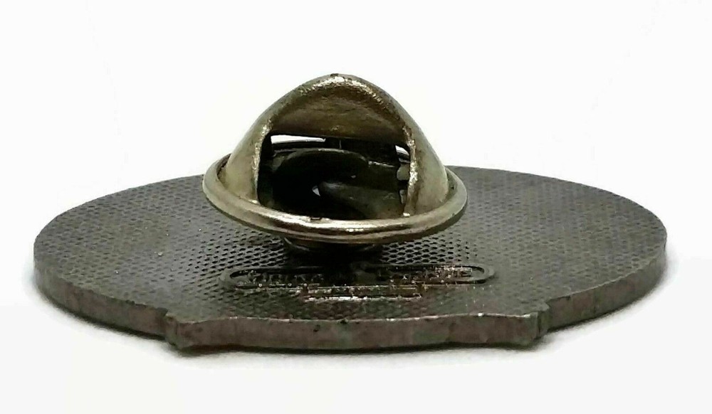 Yellowstone Hamilton Stores 1999 Hat Lapel Pin