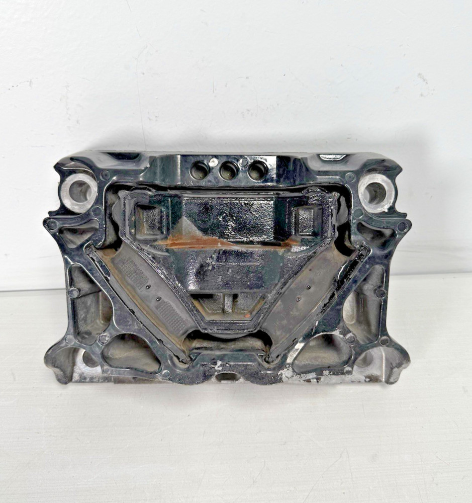 24 FREIGHTLINER CASCASDIA Engine Mount , FRAME MOUNTED rear isolator U-30922-301