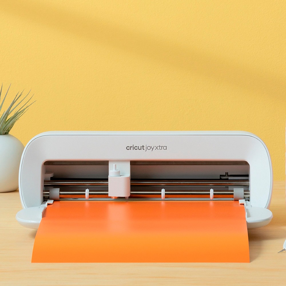 Cricut Joy XtraSmart Cutting Machine - White