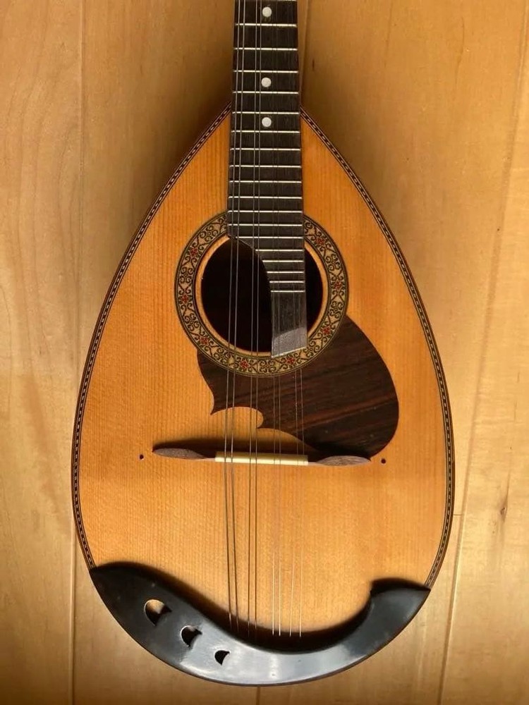 Mandolin 8 string spruce body