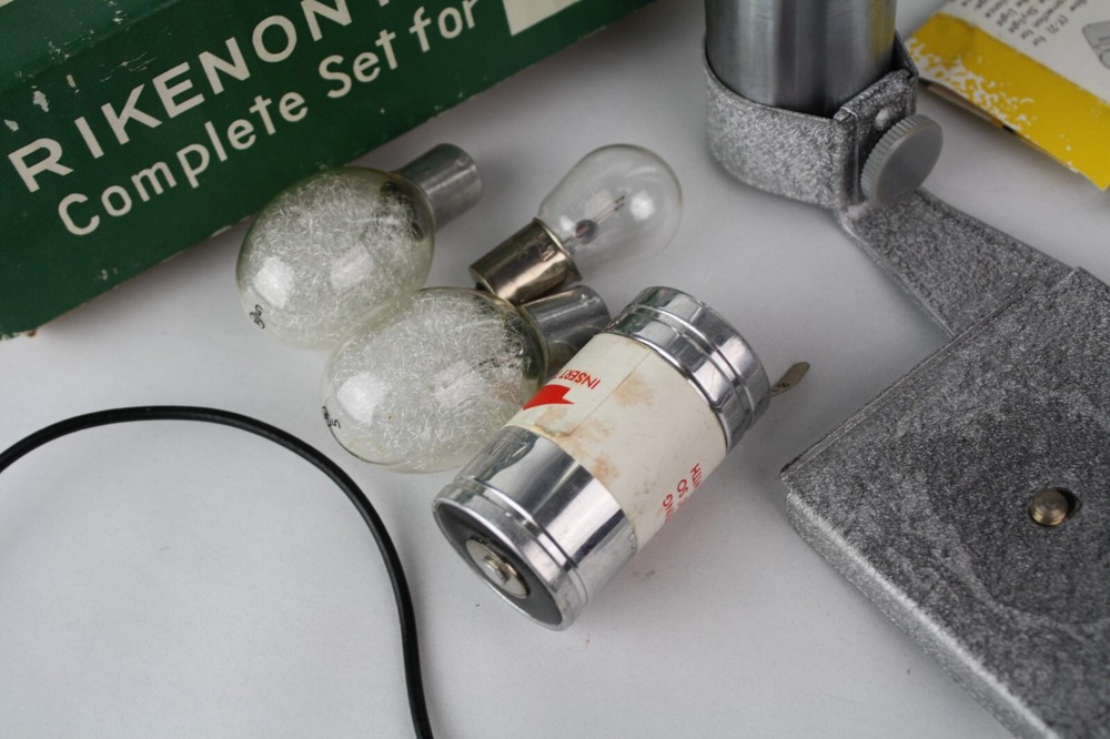 VINTAGE RIKENON FLASH GUN SET FOR CAMERA MODEL A