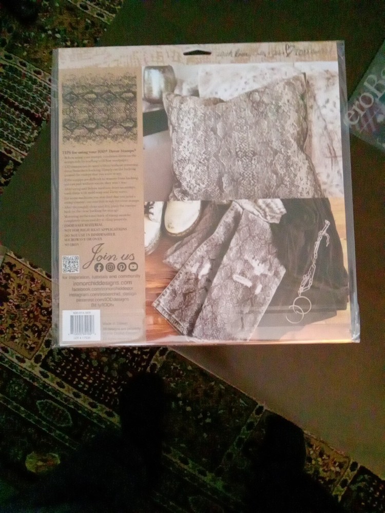 New IOD Decor "Serpentine" Stamp