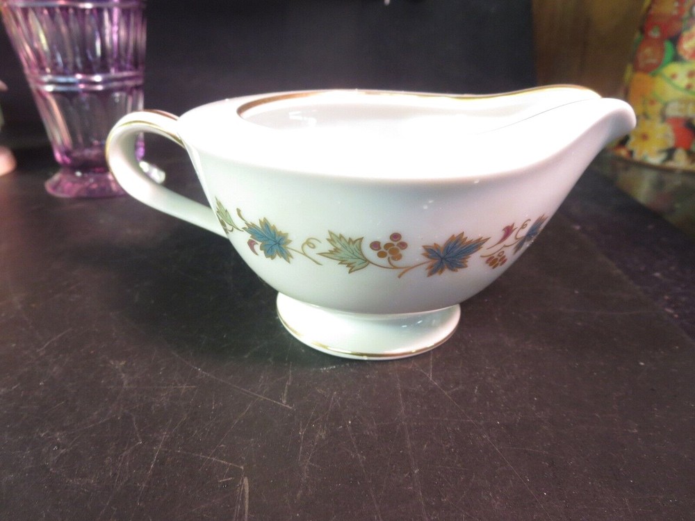 Noritake Goldvine Creamer #6444
