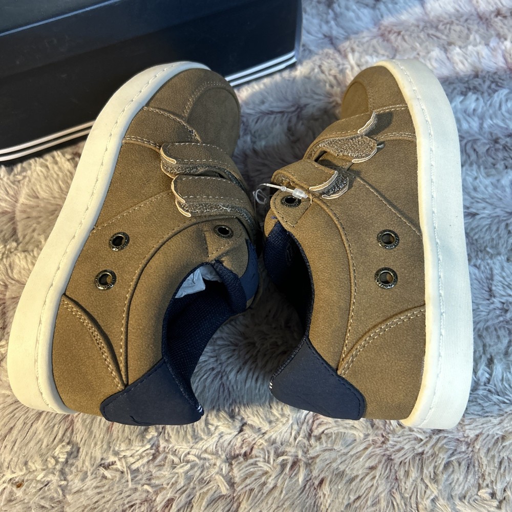 Nautica Boy Sneaker Size 12