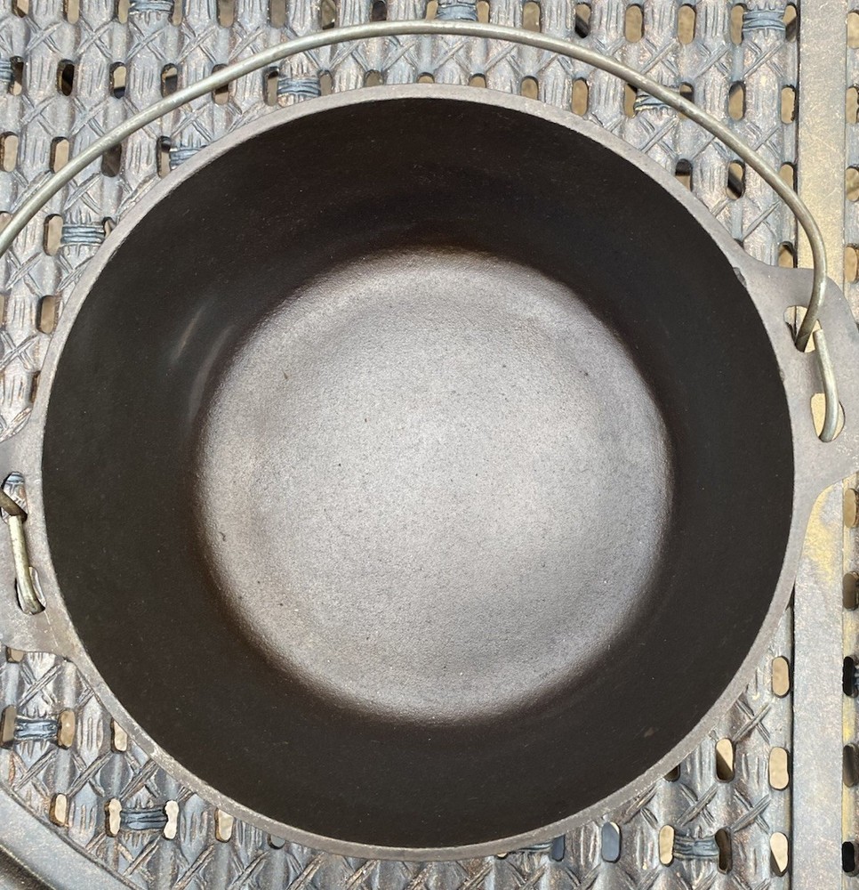 BSR 10" Cast Iron Camp Oven - RESTORED