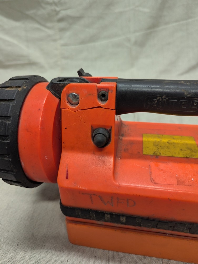 Streamlight LiteBox EMS Firefighter Flashlight With Charger