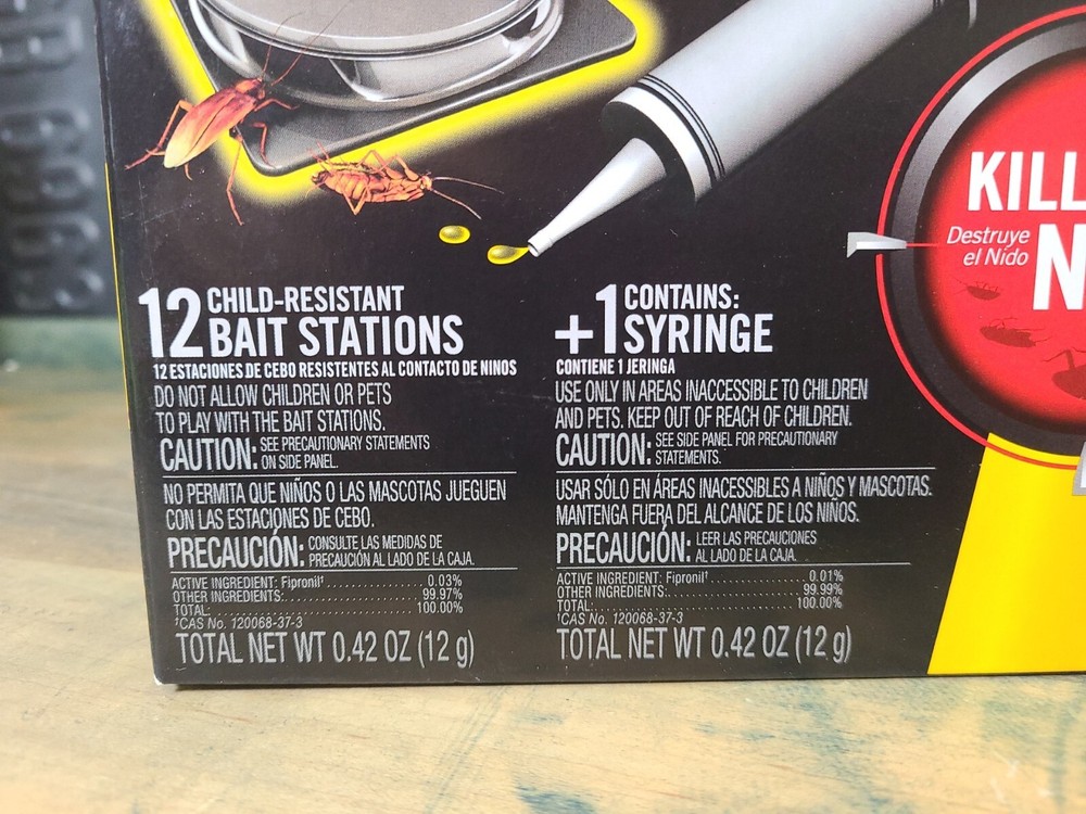 2PK System + 2 Refill COMBAT MAX Defense System Large Roach Killing Bait & Gel