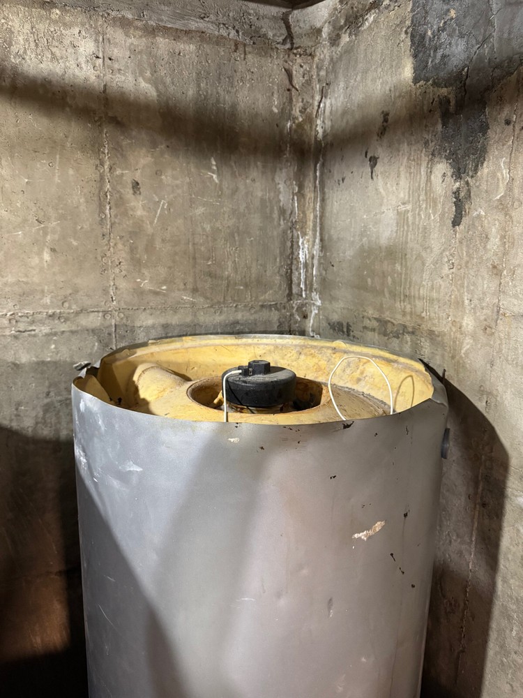 Viessmann Vitocell EVI 300-V Indirect Fired Hot Water Storage Tank 79 Gallons