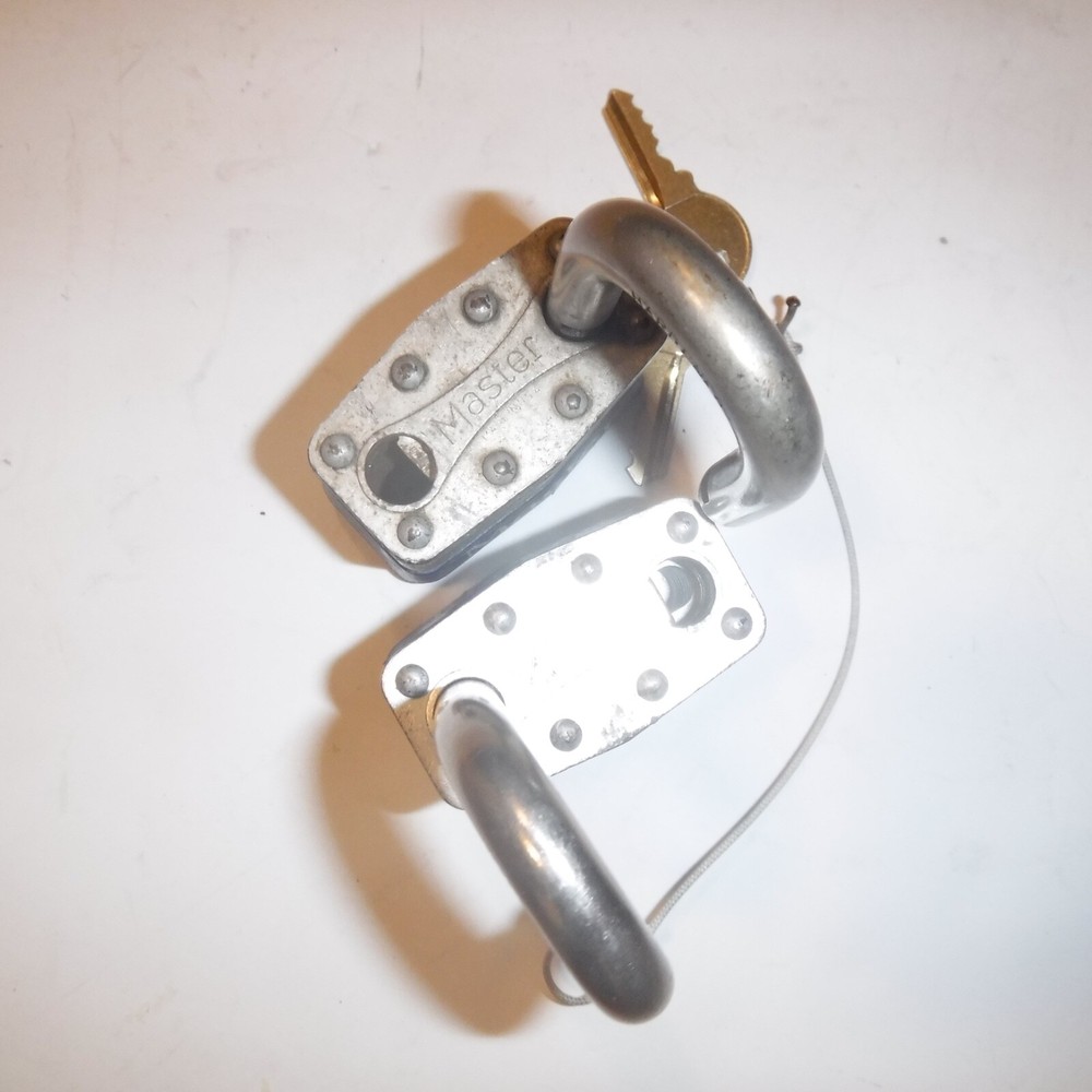 Master #5 padlocks set of 2 keyed alike .