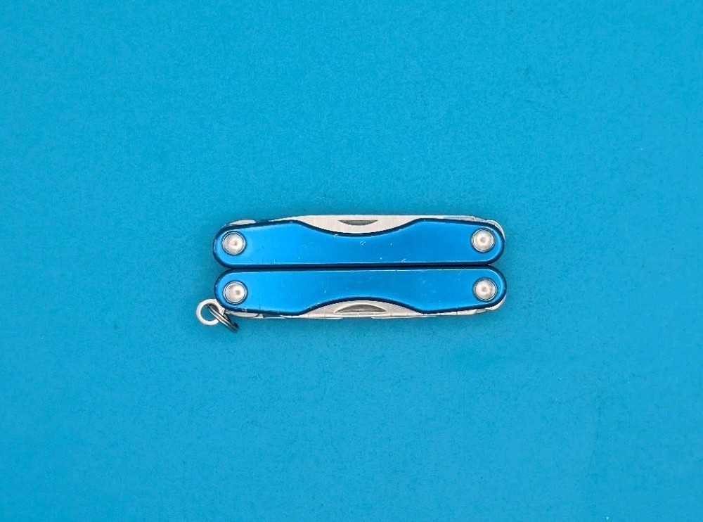 Leatherman Squirt S4 Multi-Tool, Key Ring, Retired, BLUE!