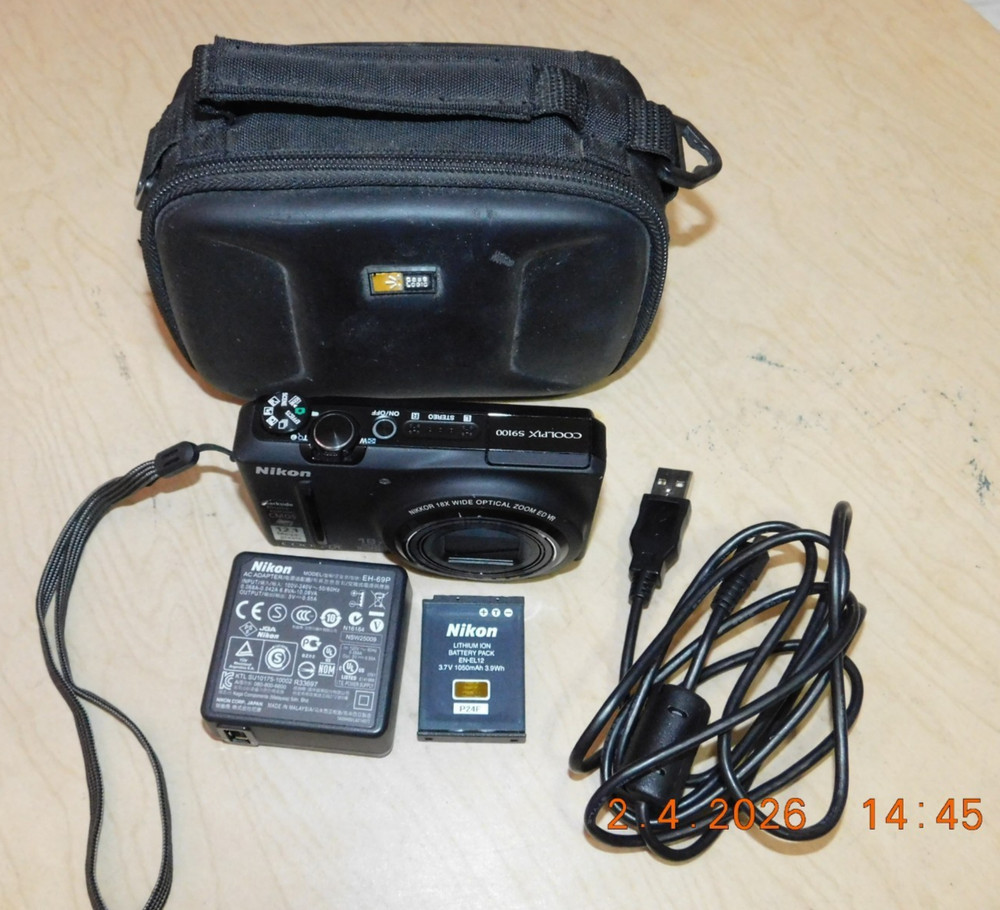 Nikon S9100 Compact Camera, extras.