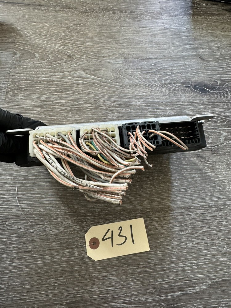 VOLVO VNL CHASSIS CONTROL MODULE SLCM - P/N: 20976406-02