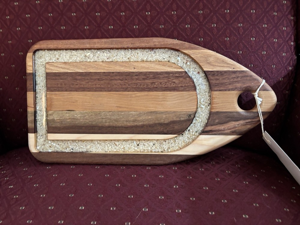 MAINE SHELLWARE CUTTING BOARD/ NWT