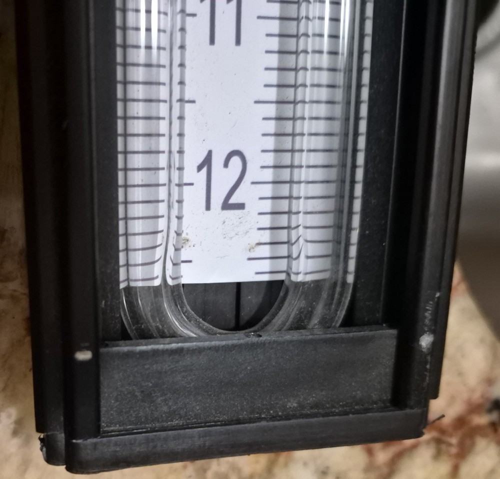Alta-Robbins, Inc MODEL 100 SS MANOMETER