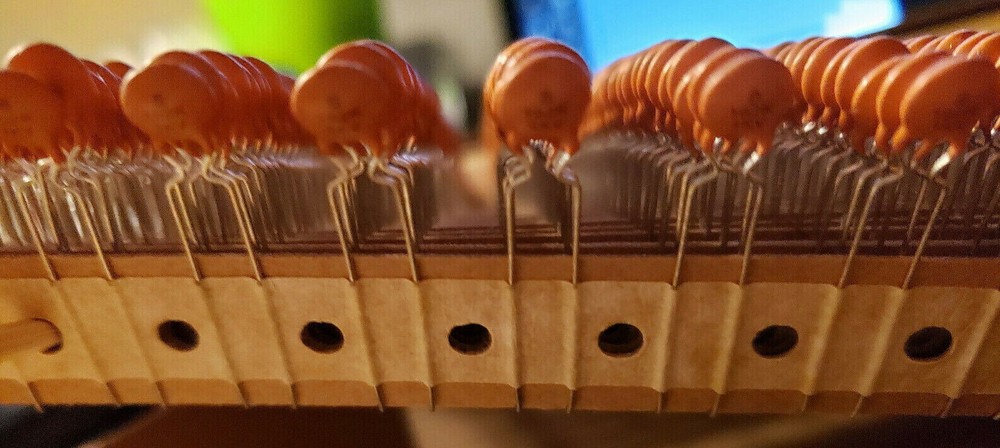 30 PCS - Ceramic Disc Capacitor 102K 1000pF 1KV ±10% (OSSD)..............