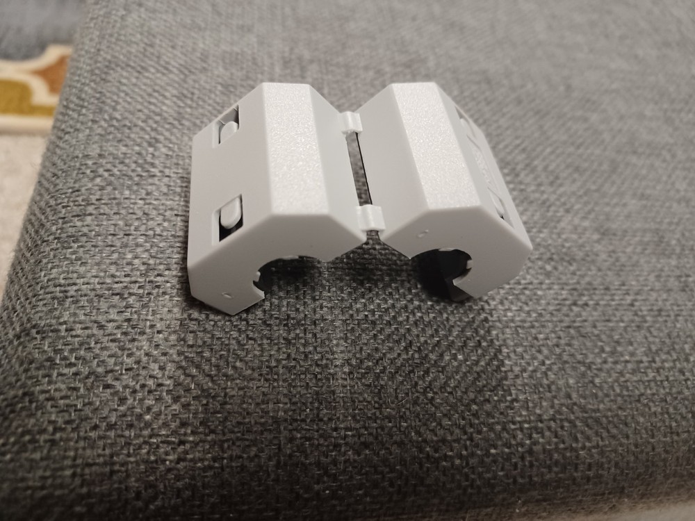 FEELUX BNF-18 Split Ferrite Core EMI Interference Filter Round Cable Clamp