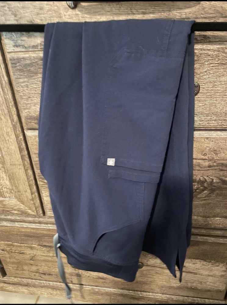 Original FIGS navy blue scrub set - Size Small