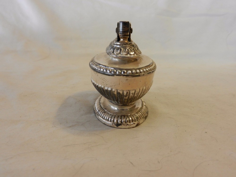 Vintage Ronson Silverplated Queen Anne Tabletop Lighter