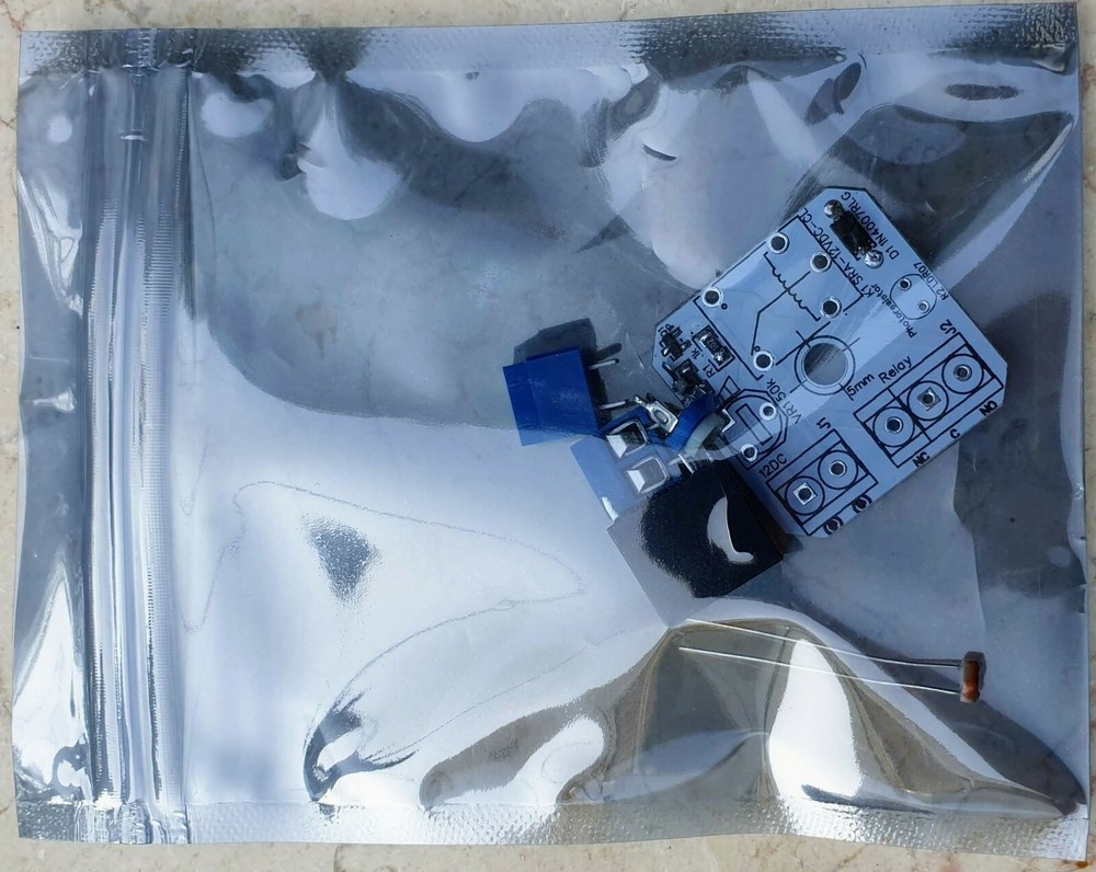 12VDC Dark Light Relay Sensor Electronic DIY Board Solar Panel Sun Axis Tracking