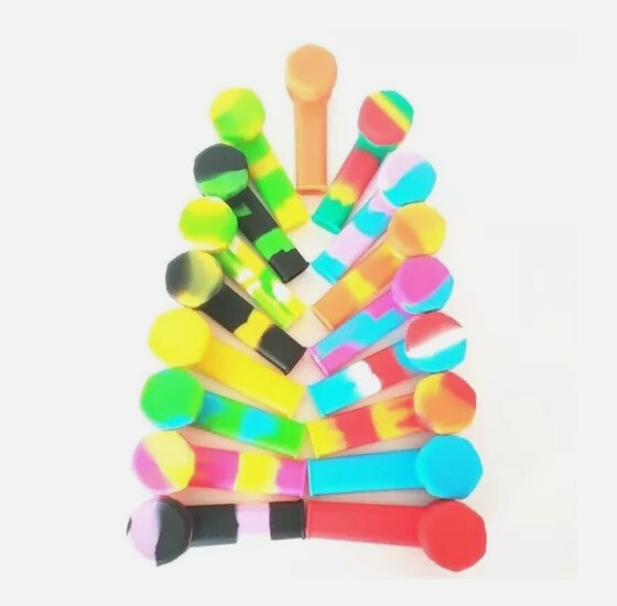 2PCS Silicone Handheld Pipe – 4inch, Portable with Protective Cap, Random Colors