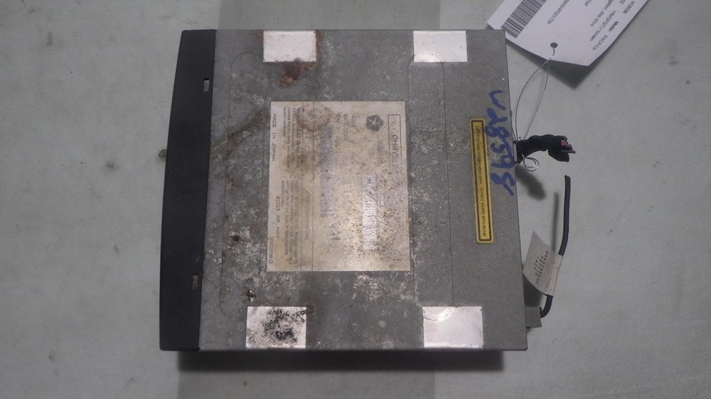 04 CHRYSLER PACIFICA Info Screen 04685907AF