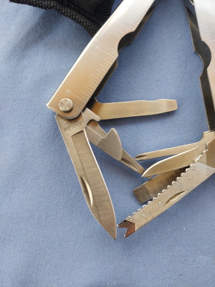 2 multi tool 1 Winchester 1 Stanley