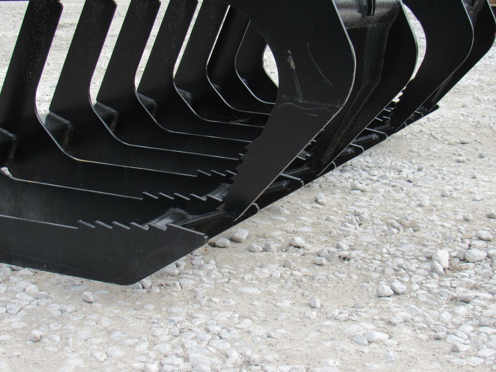 60" Root Grapple Grease and 48" Walk Through Pallet Forks Combo Quick Attach