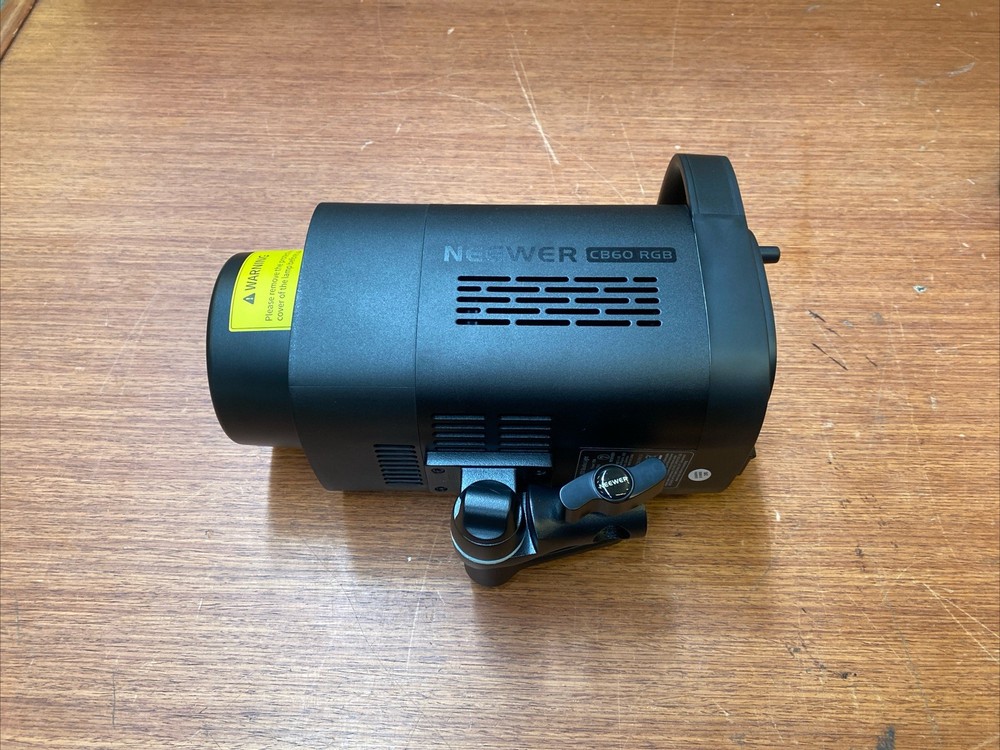 NEEWER CB60 RGB Video Light