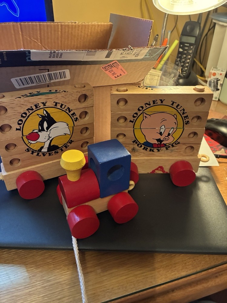 Vintage  Warner Bros. Block Train Pull Along