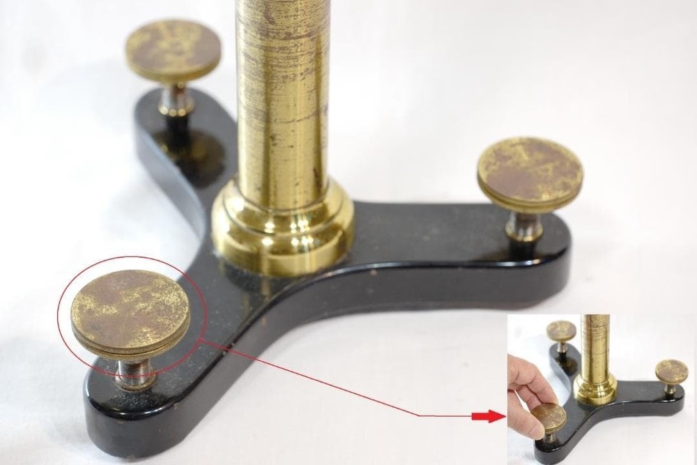 Antique Microscope No. 34: Ernst Leitz Vertical Reading Microscope