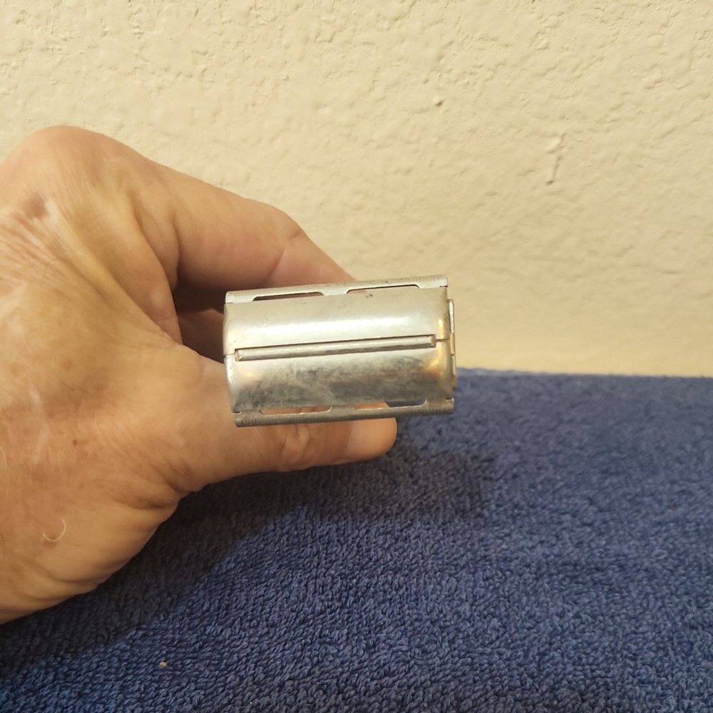 1983 Gillette Super Adjustable TTO Double Edge Safety Razor Date Code D1