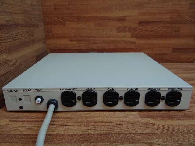 Tripp Lite CCI 6-12 Transient Voltage Surge Suppressor 6-Outlet Command Console