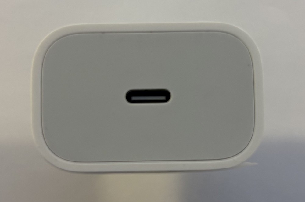 Apple iPad Accessory Accessories Bundle Woven 1M USB-C Cable 20W Power Adapter