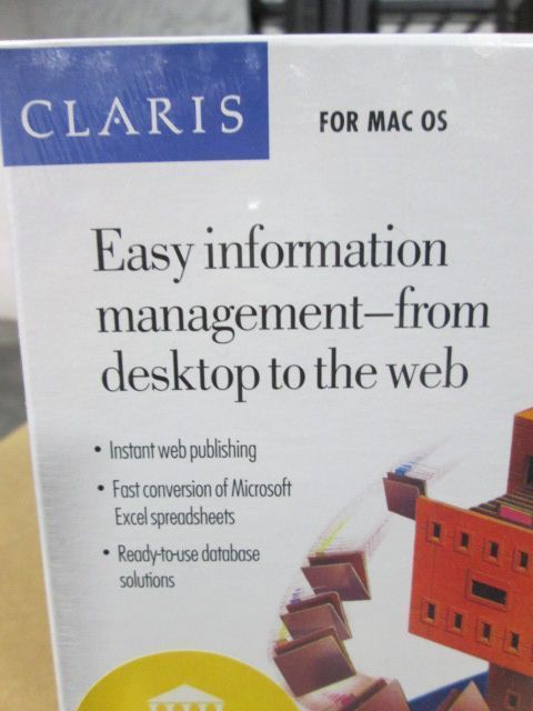 Claris FileMaker 4.0 Pro PC MAC CD Software Brand New Powerful Data Management!