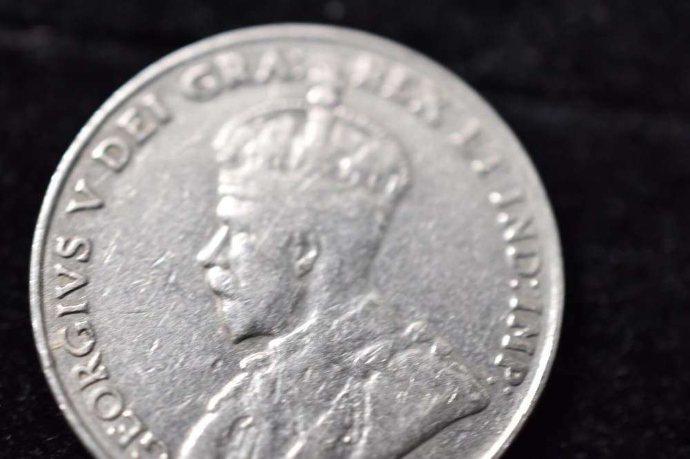 CANADA 1935 5 CENTS COIN