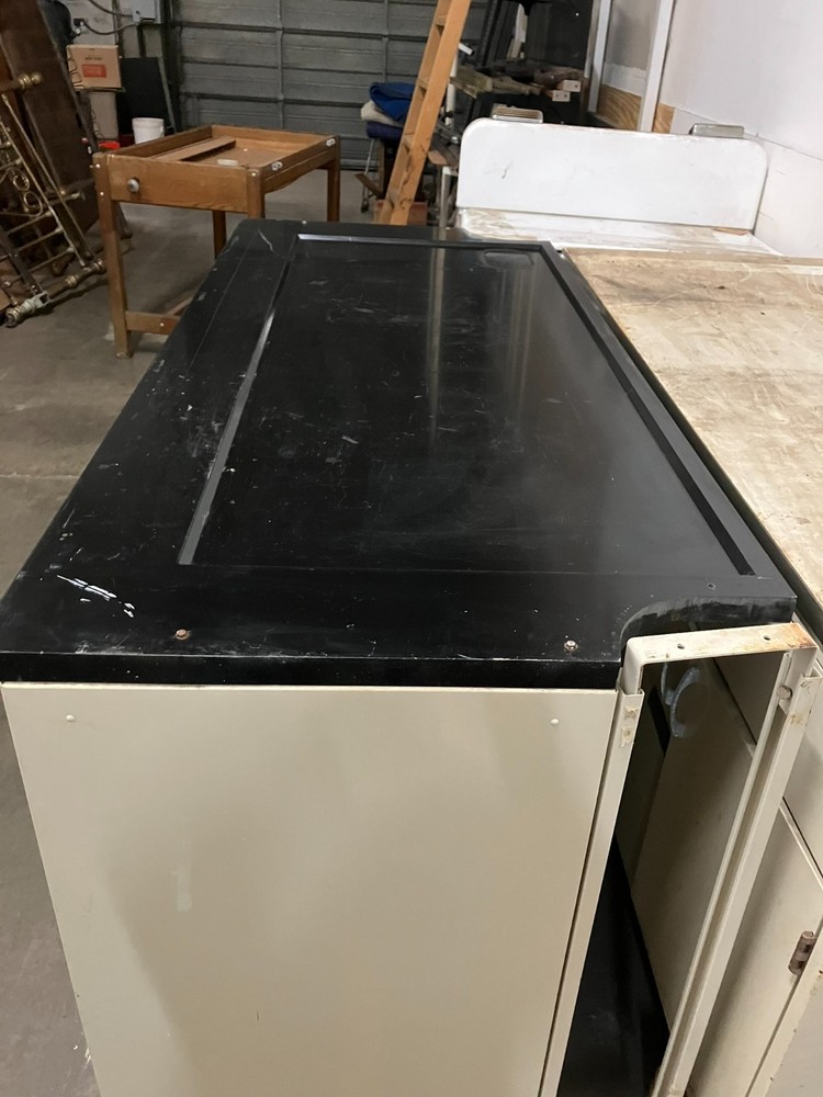 Modular Lab Bench Casework w/Epoxy Top 6'