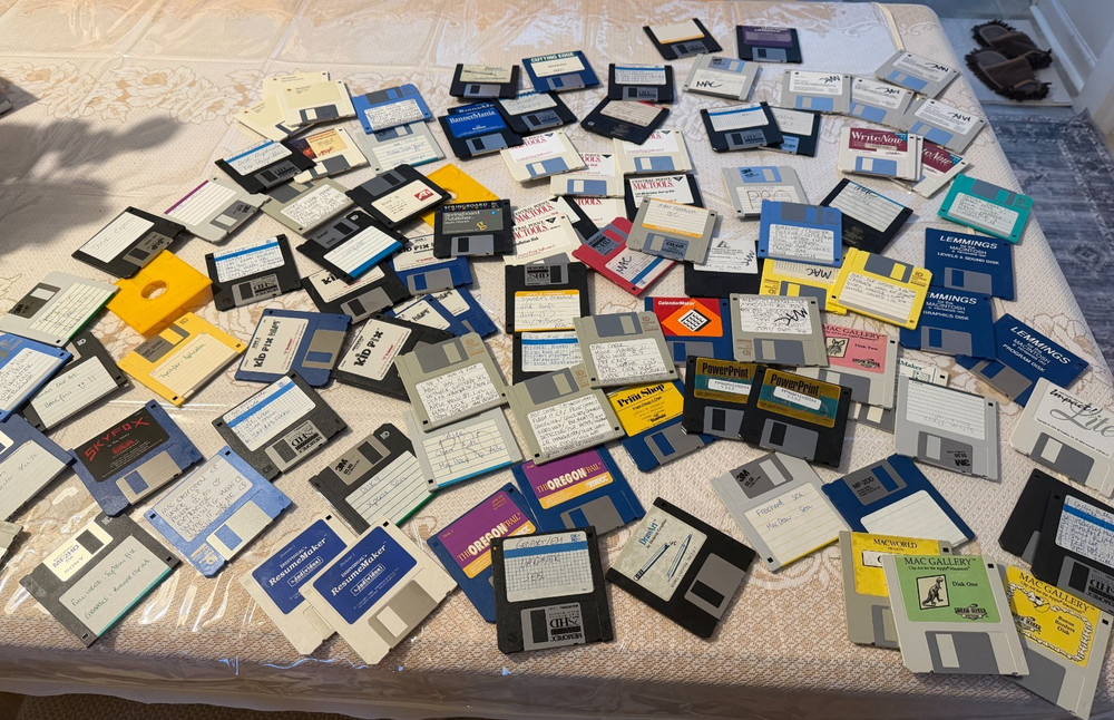 Original Vintage Apple Macintosh 3.5" Floppy Disks mac SOFTWARE COLLECTABLE