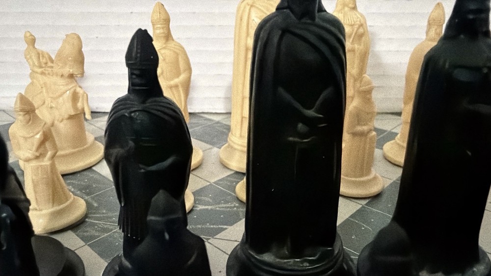Kiingway Florentine Chess Set Plastic Chess Pieces