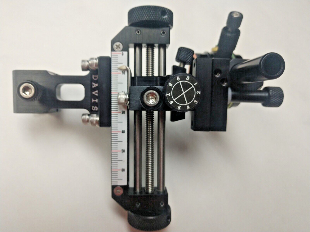 4" DAVIS SIGHT with Picatinny mount-Black/Black knobs-Scope with .019 green pin