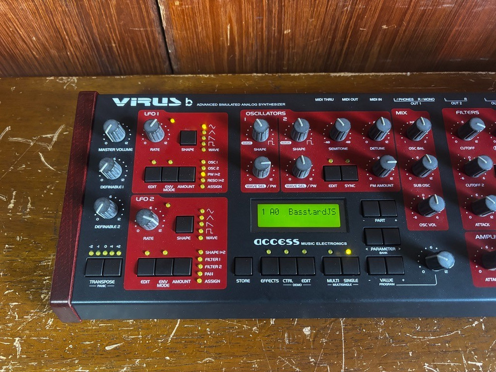 Access Virus B Desktop Digital Synthesizer w/ power supply