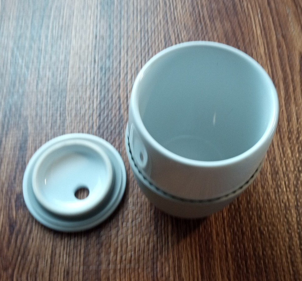 Pampered Chef Ceramic Egg Cooker Model w/ Silicone Sleeve