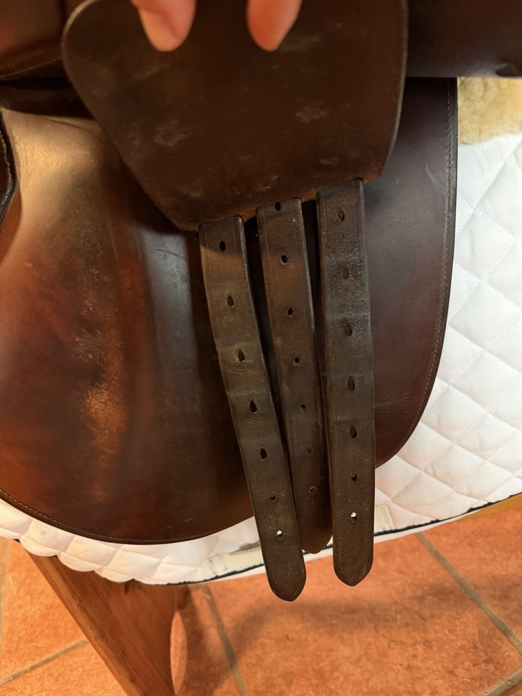 Beval Ltd 16" English Saddle