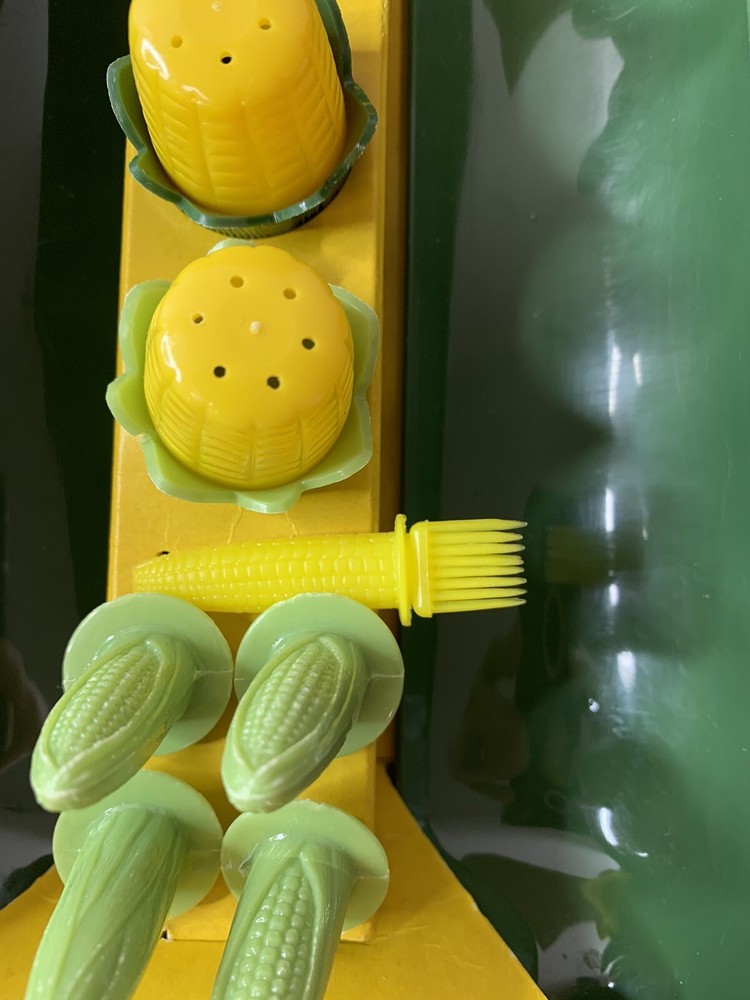 Vintage SERV-RITE CORN SERVERS COMPLETE SERVICE FOR FOUR