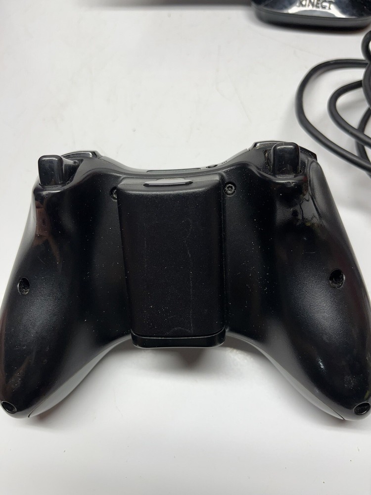 Microsoft 1414 Xbox 360 Kinect Sensor Bar And Controller - Black UNTESTED