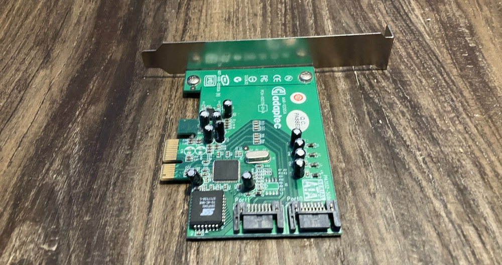 Adaptec AAR-1220SA SATA RAID Controller Card PCA-00279-01-A PCIe