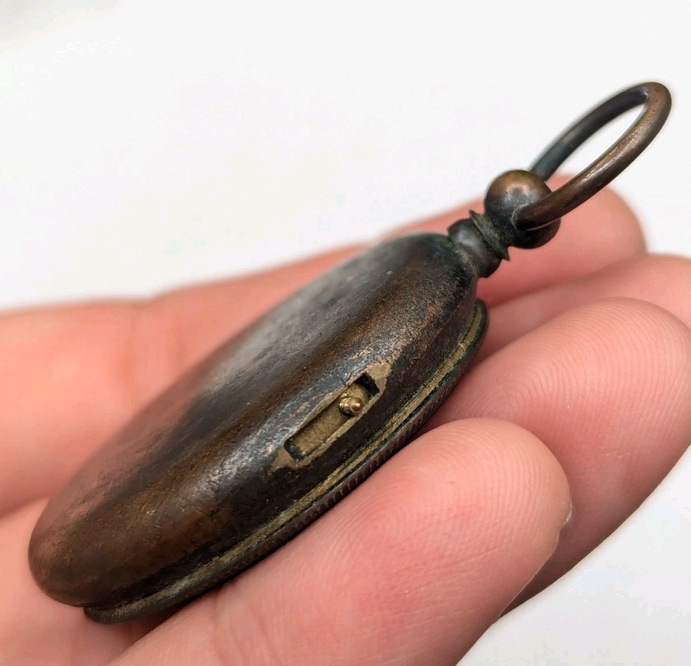 Vintage Pocket Compass Floating Dial Brass Case *Read*