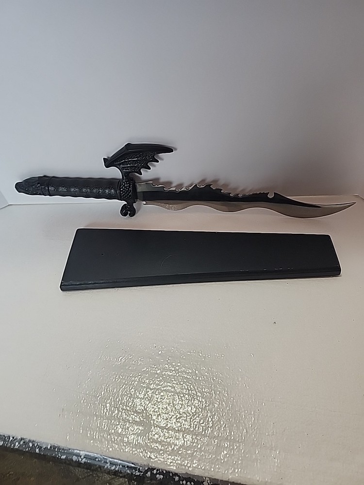 22 inch Flying Dragon Dagger Missing Stand Prop